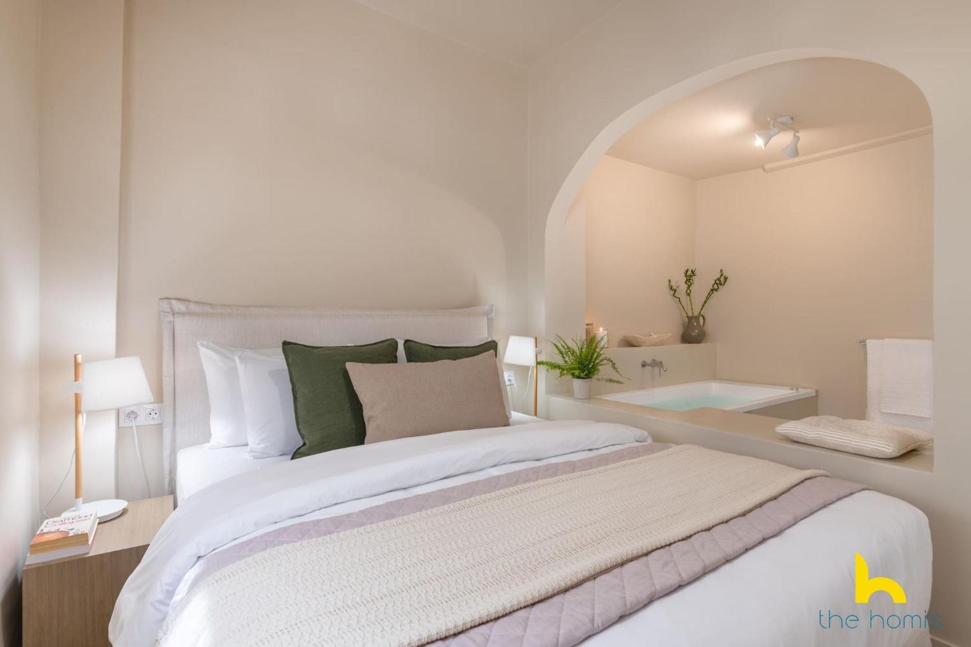 Romantic Luxury Hideaway Near Acropolis With Jacuzzi Athènes Extérieur photo